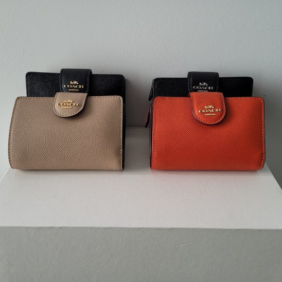 (SOLD) $108 *NEW* COACH Mango Corner Zip Wallet - Picture 4 of 7
